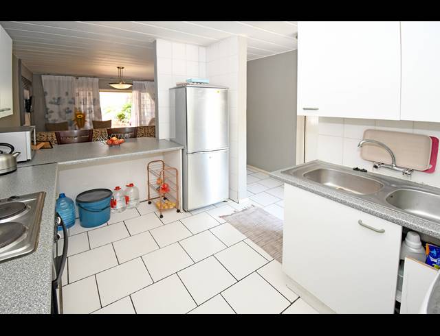 2 BEDROOM APARTMENT FOR SALE IN KEW